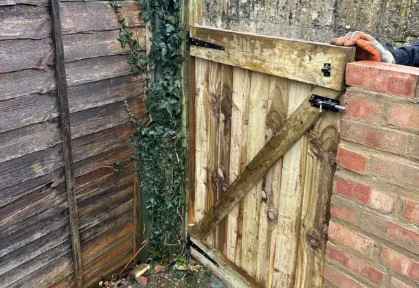 Sturdy fence panel replacement completed by experienced fencing team